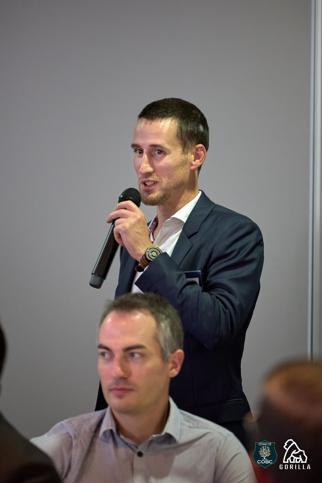 Fabien donnant une conférence